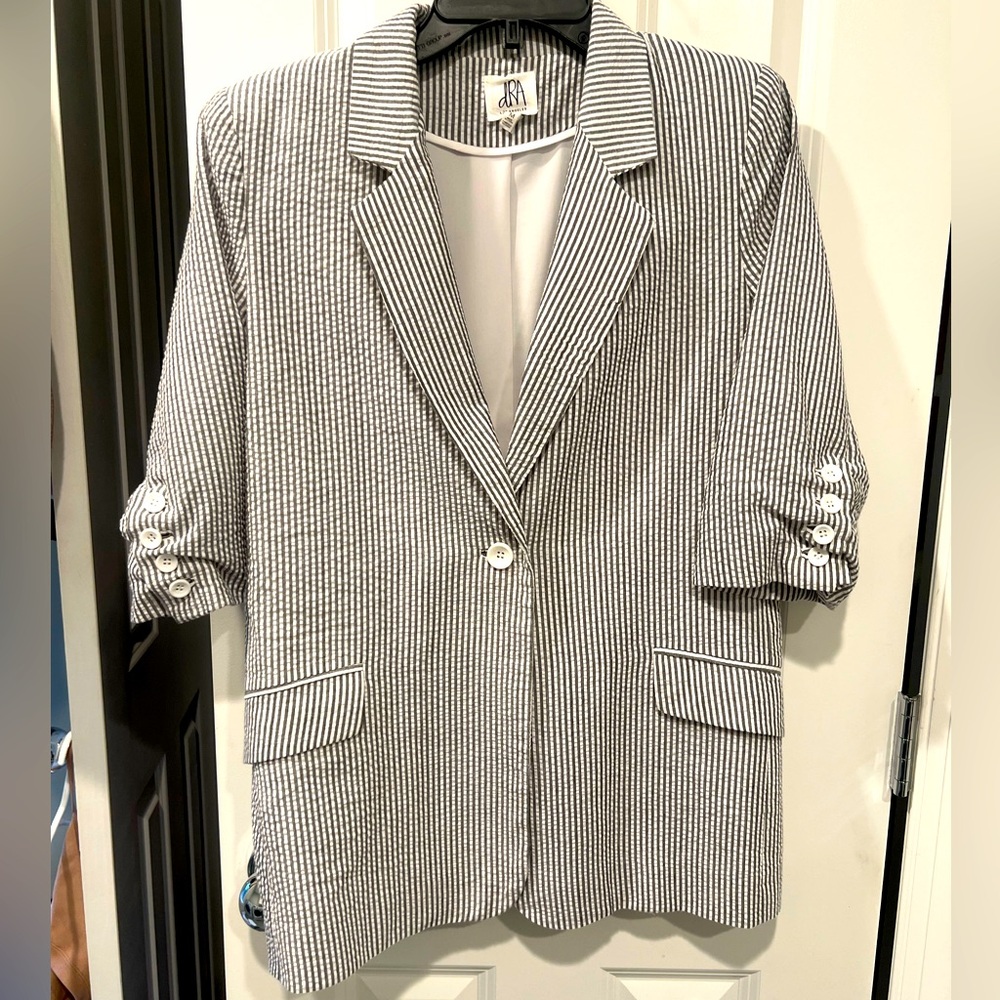dRA Los Angeles Anthropologie Blue Striped Misa Blazer Jacket in size Medium EUC